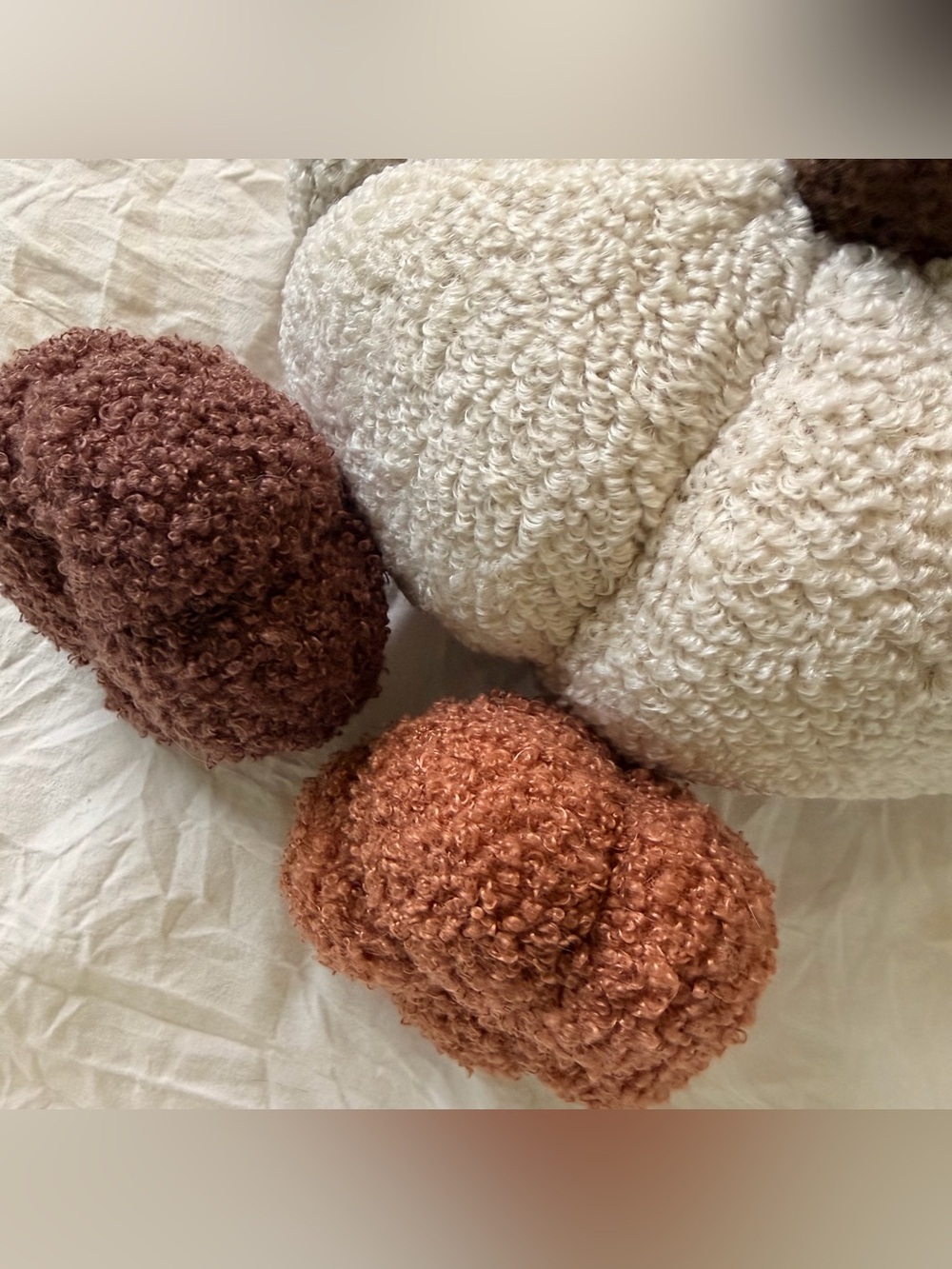 Brand New Plush Sherpa Fabric Beige Brown Pumpkin Trio Halloween Fall Home Decor - Picture 9 of 11